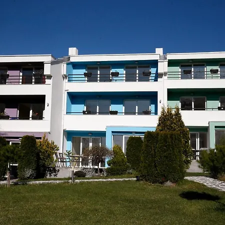 Stayinn Rainbow Houses Studio Bed & Breakfast