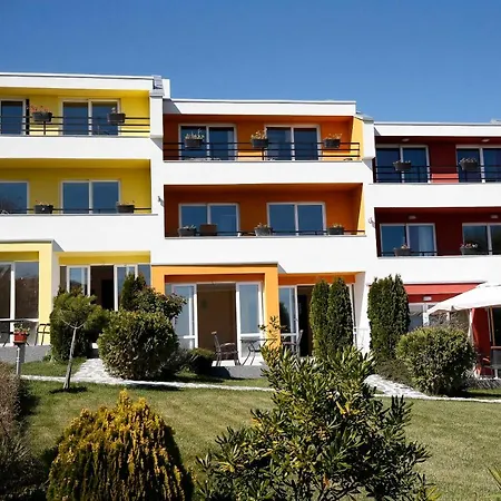 Stayinn Rainbow Houses Studio Bed & Breakfast